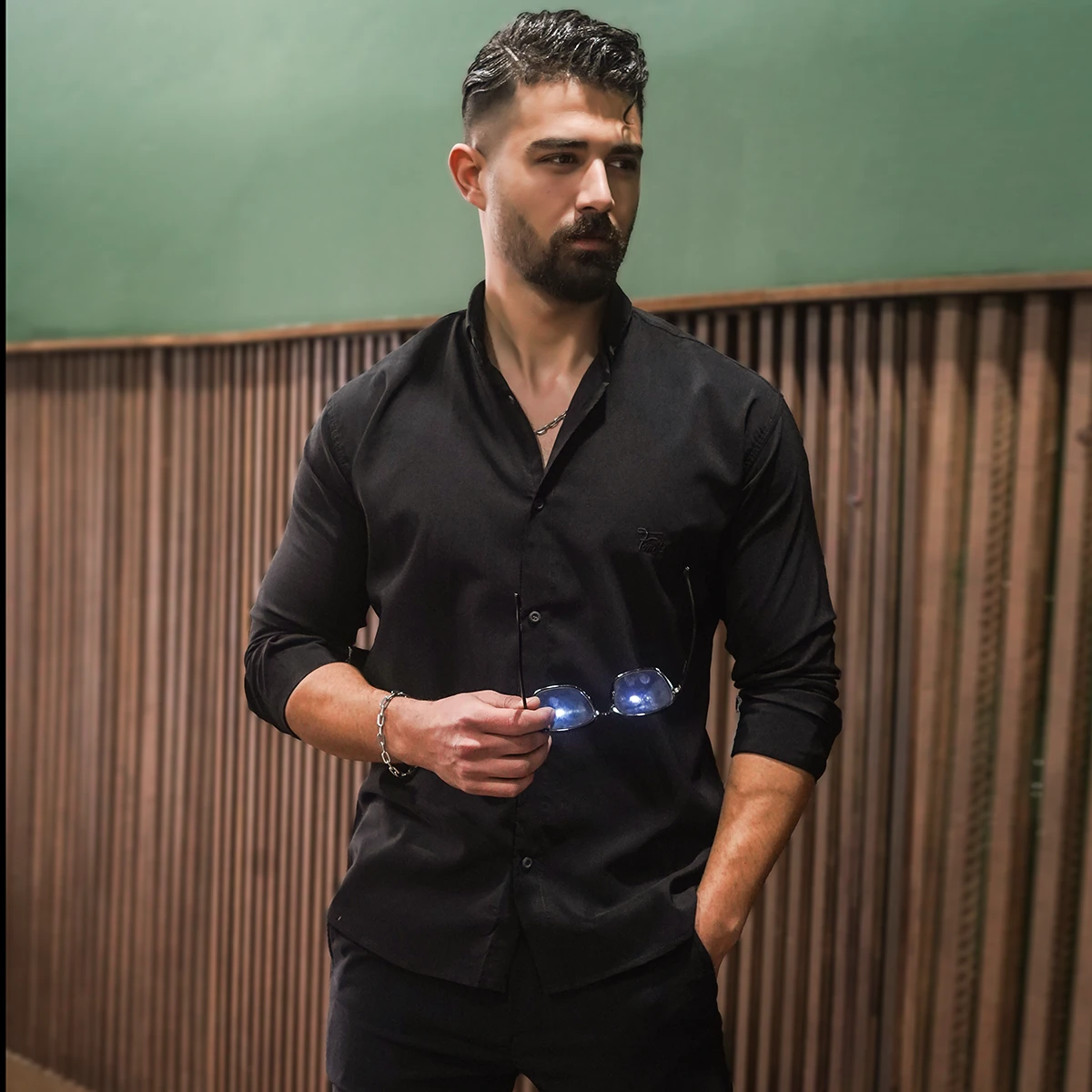 پیراهن مردانه مشکی مدل VQ