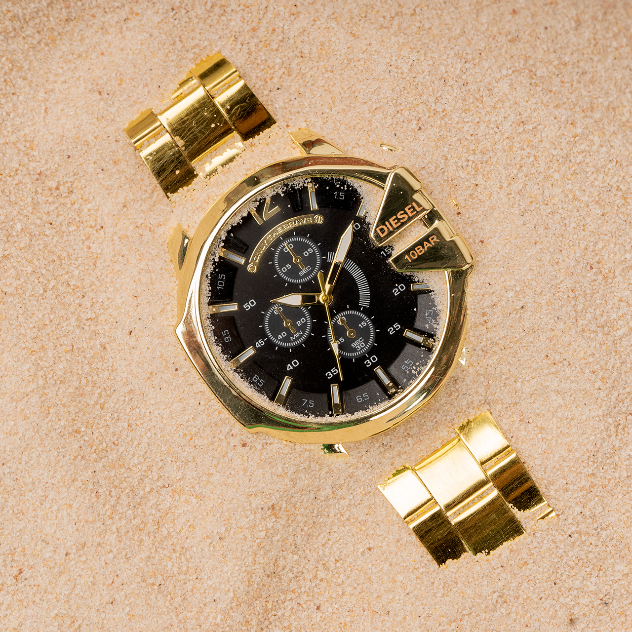 ساعت مچی DIESEL مردانه طلایی صفحه مشکی مدل U700