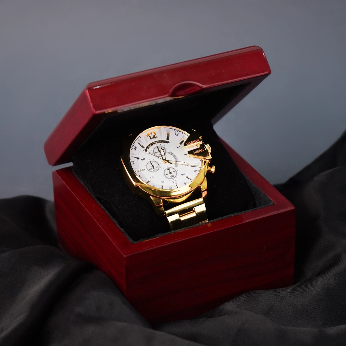 ساعت مچی DIESEL مردانه طلایی صفحه سفید مدل U700
